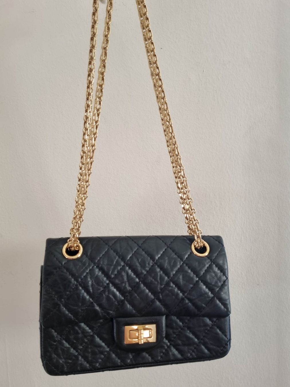 Chanel Sacs femmes: Chanel Reissue Black Quilted with Goldhardware💫small – Neuf (Voir description) à Zürich par Stila17 8
