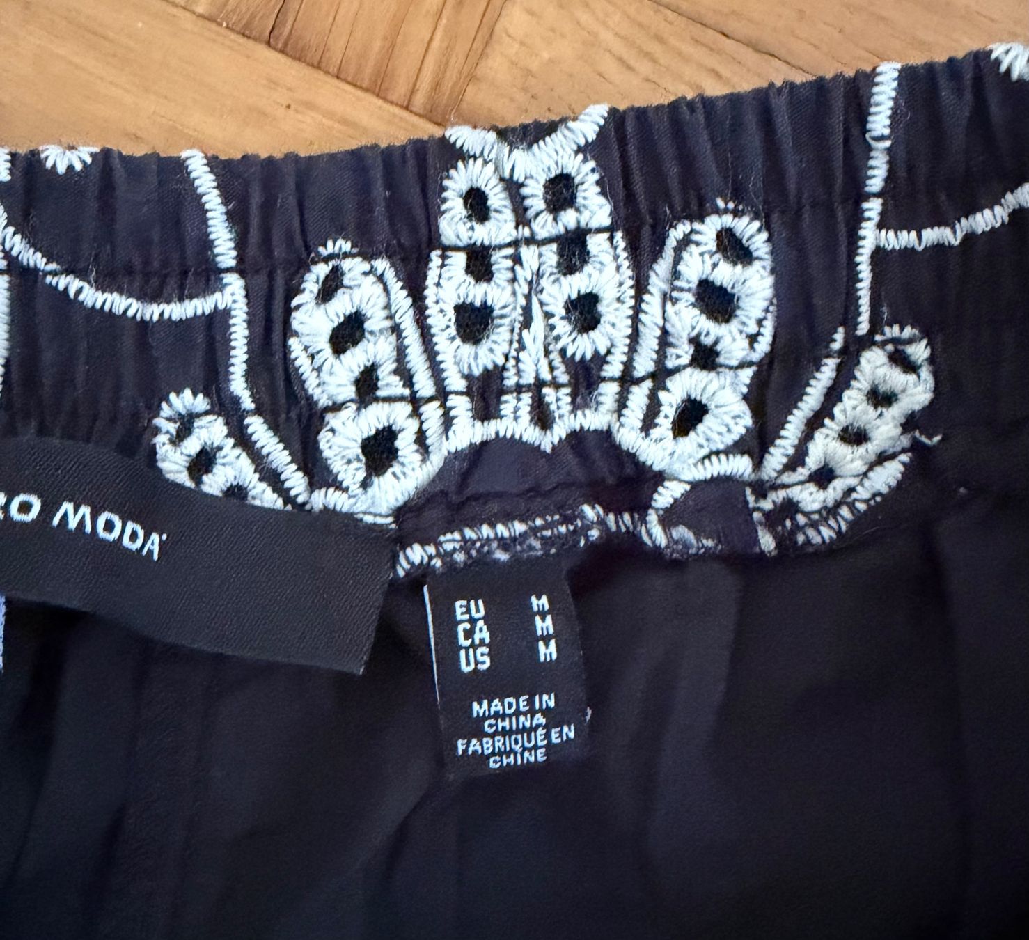 Vero Moda Pantaloni: Vero Moda Shorts Grösse M – Usato da Zürich venduto da Miush999 1