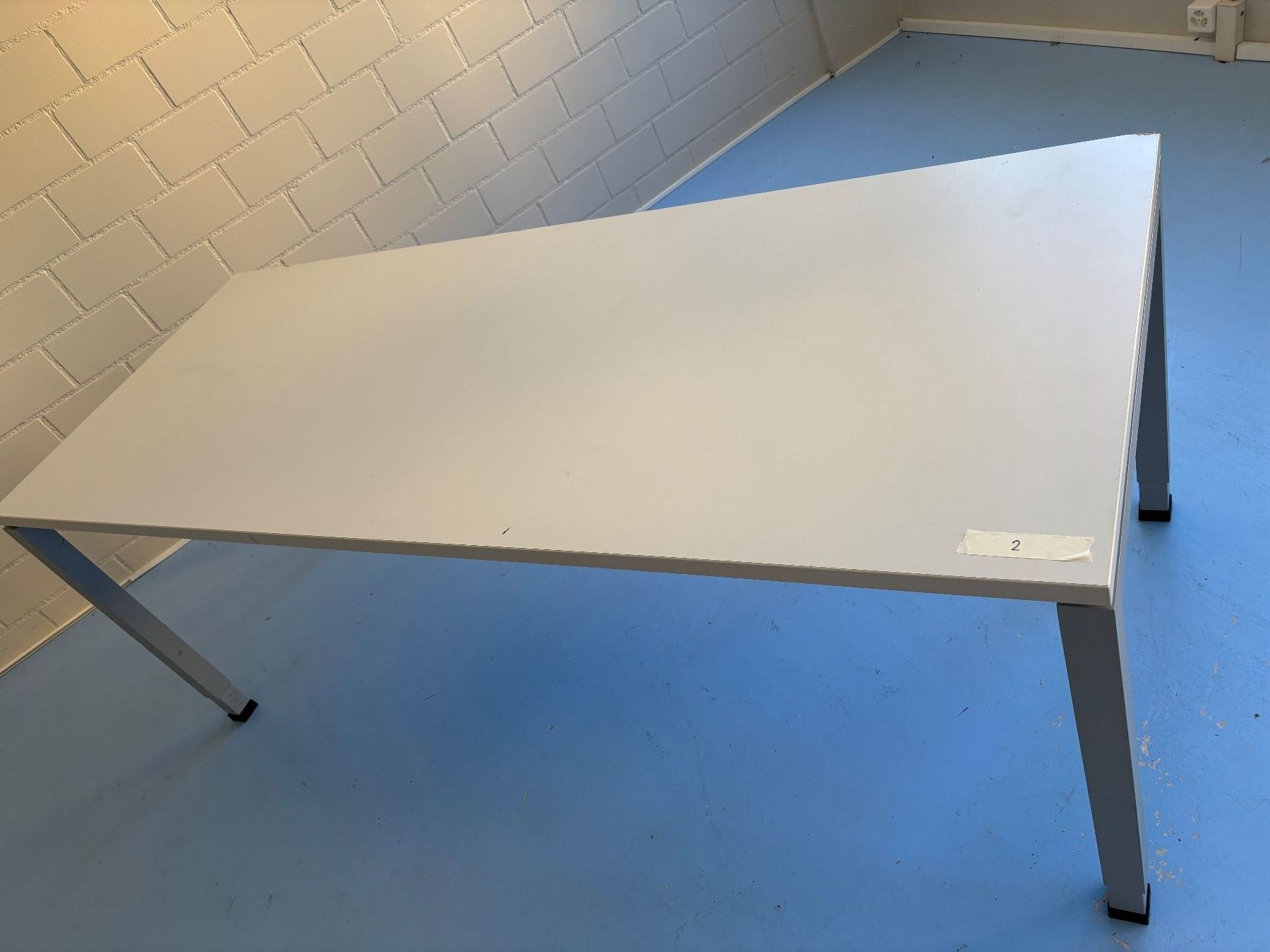 Scrivanie: Schreibtisch 200 x 80 – Usato da Zürich venduto da mar_hs6l