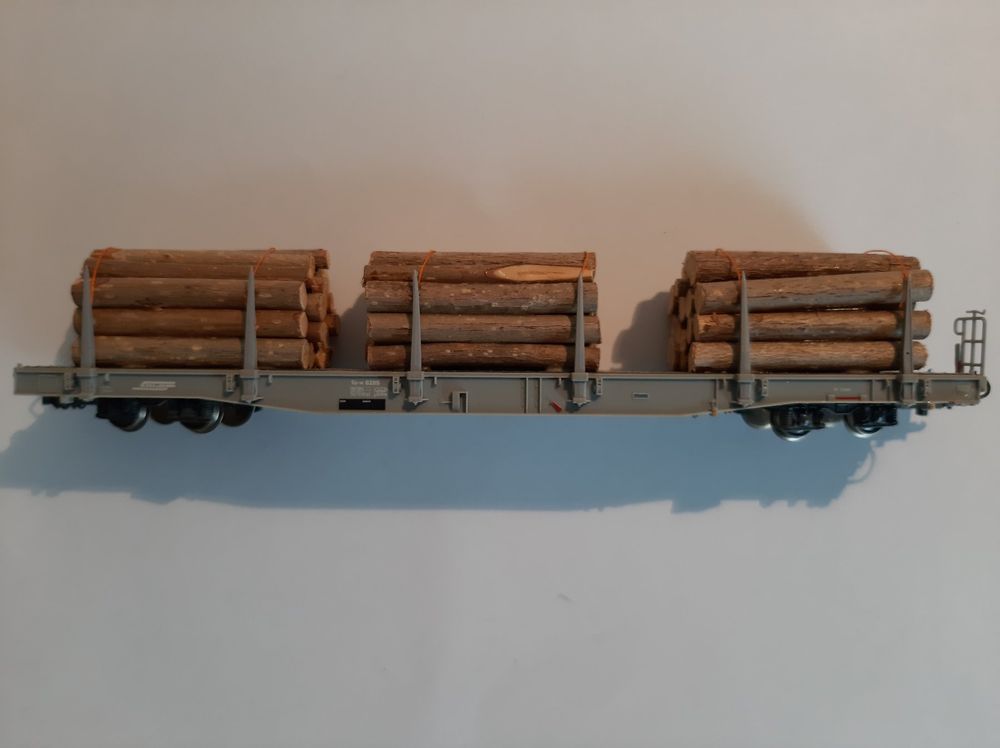 Bemo Modelleisenbahnen: Bemo H0m 2280 115 RhB Sp-w 8285 Rungenwagen mit Holzladung – Gebraucht aus Thun von Schwarzsee48 2
