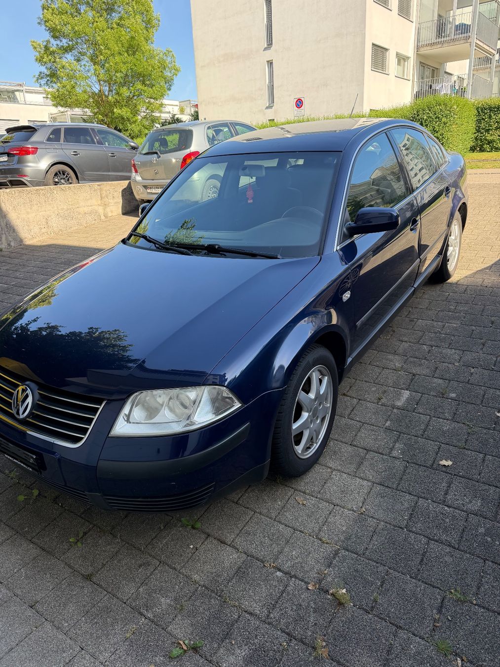 VW Automobili: VW Passat V5 Limousine dunkelblau – Usato da möhlin venduto da platzsimo 1