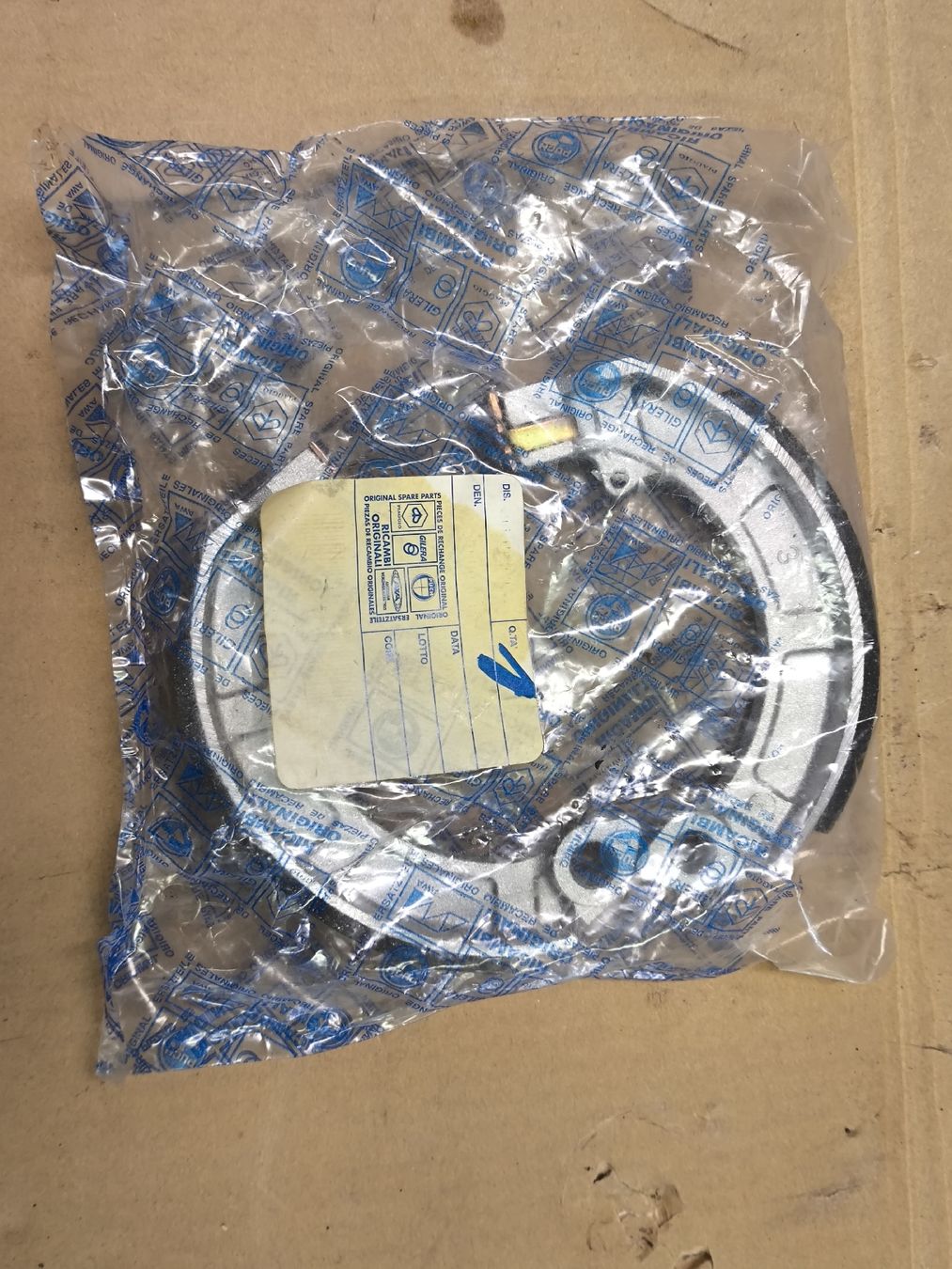Vespa Tutti pezzi di ricambio per scooter: Vespa PX Bremsbacken original Piaggio – Nuovo e nell'imballaggio originale da Lausen venduto da Chaldrian