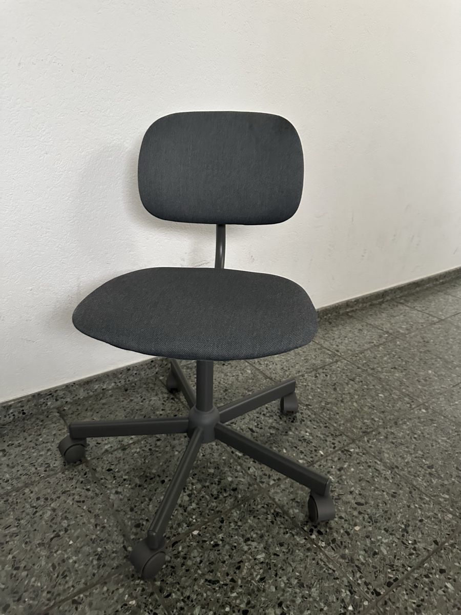 Ikea Stühle: Bürostuhl dunkelgrau Ikea – Gebraucht aus Reinach BL von lar_nd89