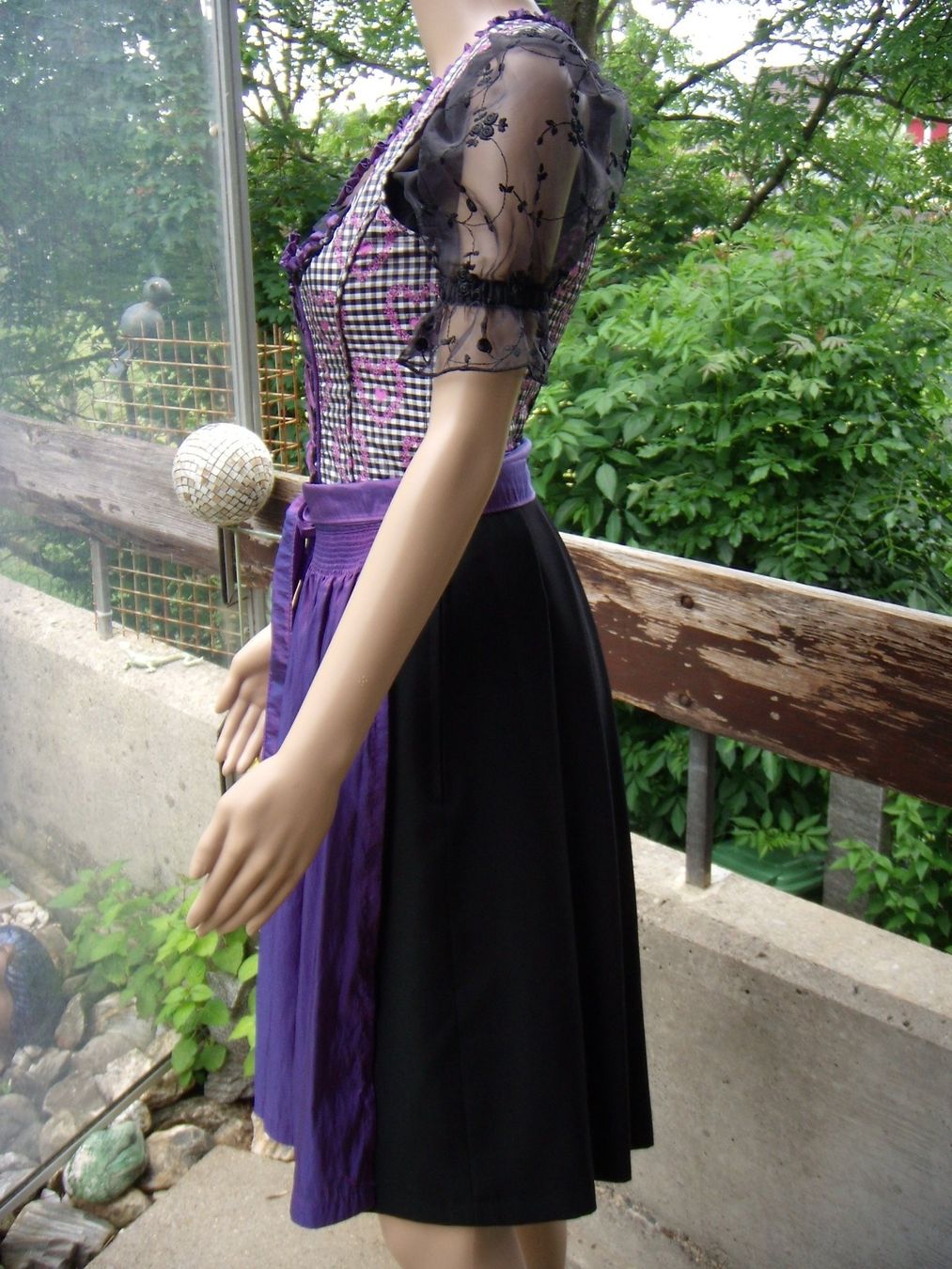 Kostüme: Country Line Dirndl , Gr.32 , schwarz- lila – Neu (gemäss Beschreibung) aus Schwarzenbach SG von Rigus 2