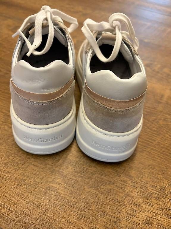 Scarpe da donna: Nero Gardini Sneaker – Usato da Fehraltorf venduto da oberlandR 3