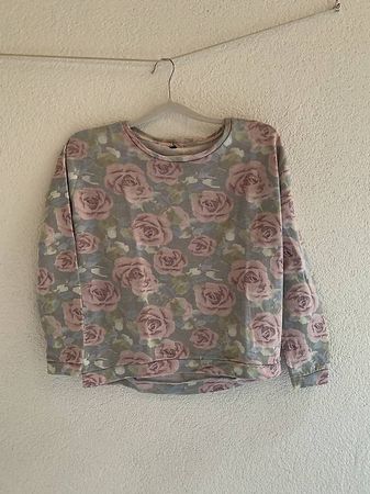 Pulli mit Blumenmuster (Grösse S)