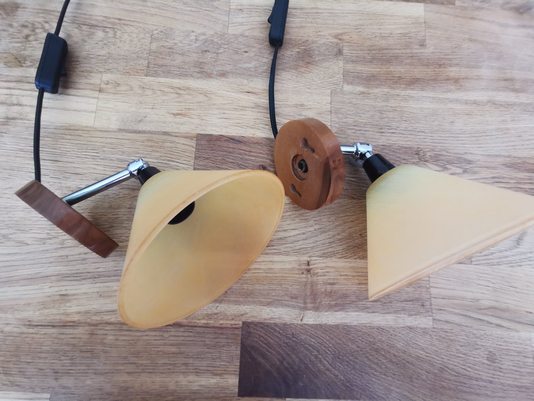 Lampade: Historische Wandlampen ca. 50 oder 60er Jahre – Usato da St.Gallen venduto da 55232 3