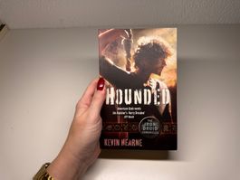NOVEL: Kevin Hearne, Hounded, The Iron Druid Chronicles