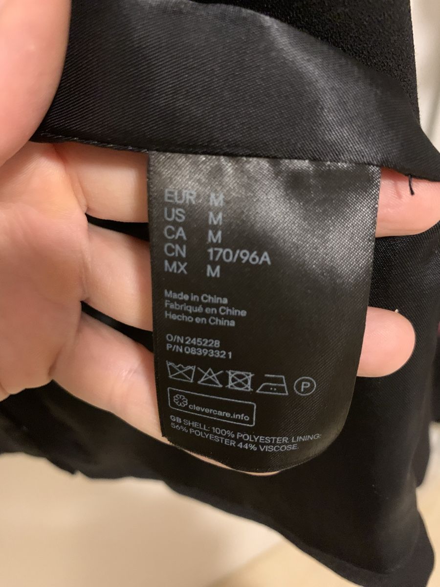 H&M Jacken: Schwarzer Blazer – Gebraucht aus Zürich von eva_kyl9 2