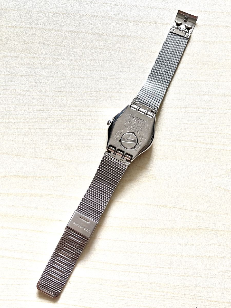Swatch Uhren: Swatch Damenuhr silberfarben mit Schmucksteinen  – Gebraucht aus Grenchen von chththl 5