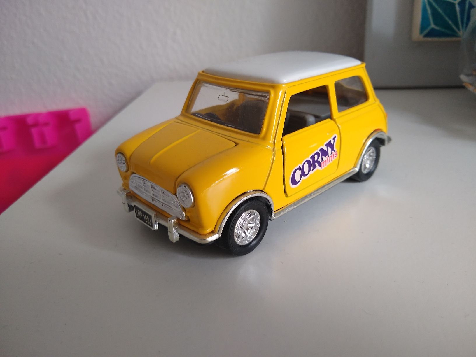 Veicoli per bambini: Yellow Mini Cooper Model Car Toy – Usato da Dübendorf venduto da rol_fm6d 2