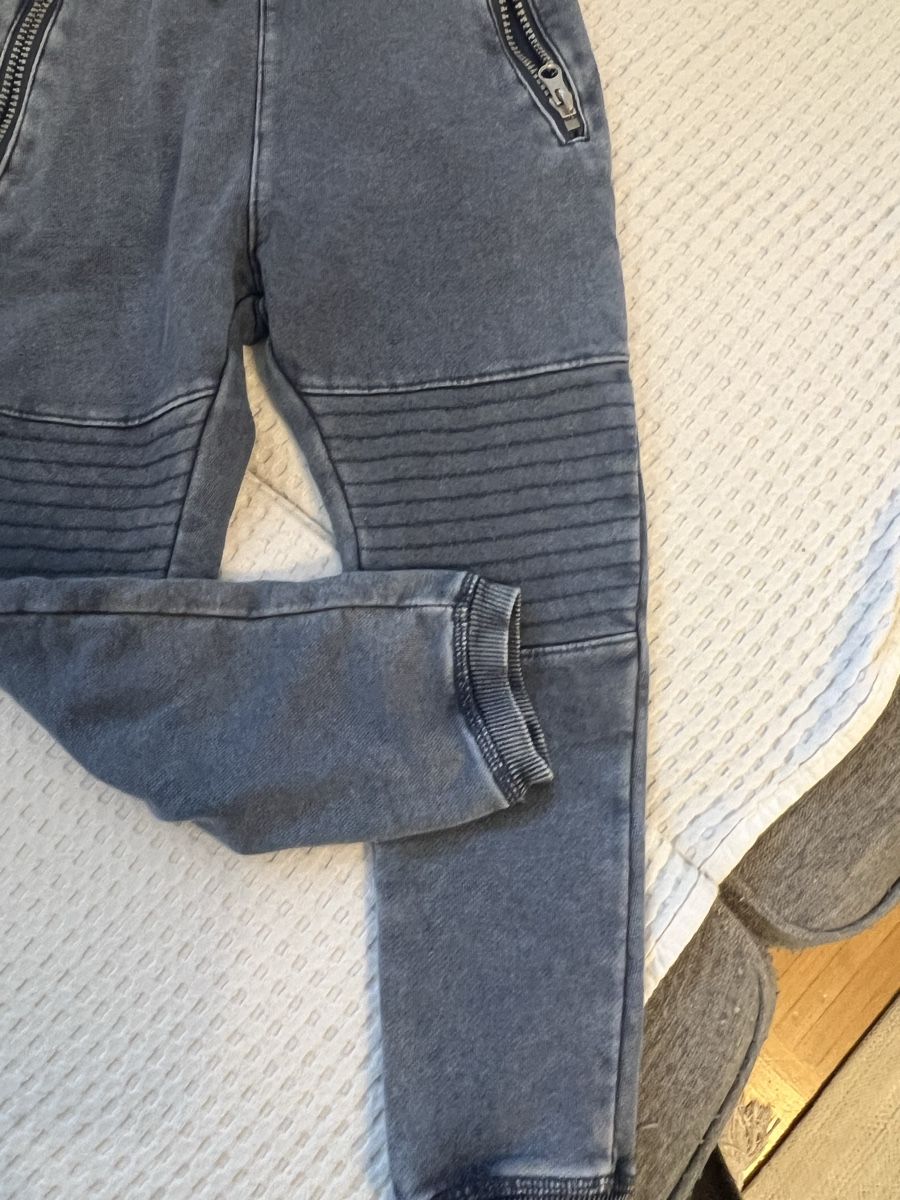 H&M Pantaloni: H&M TRAINERHOSE JOGGER BLAU GR 116 – Usato da Basel venduto da theo-g77 4