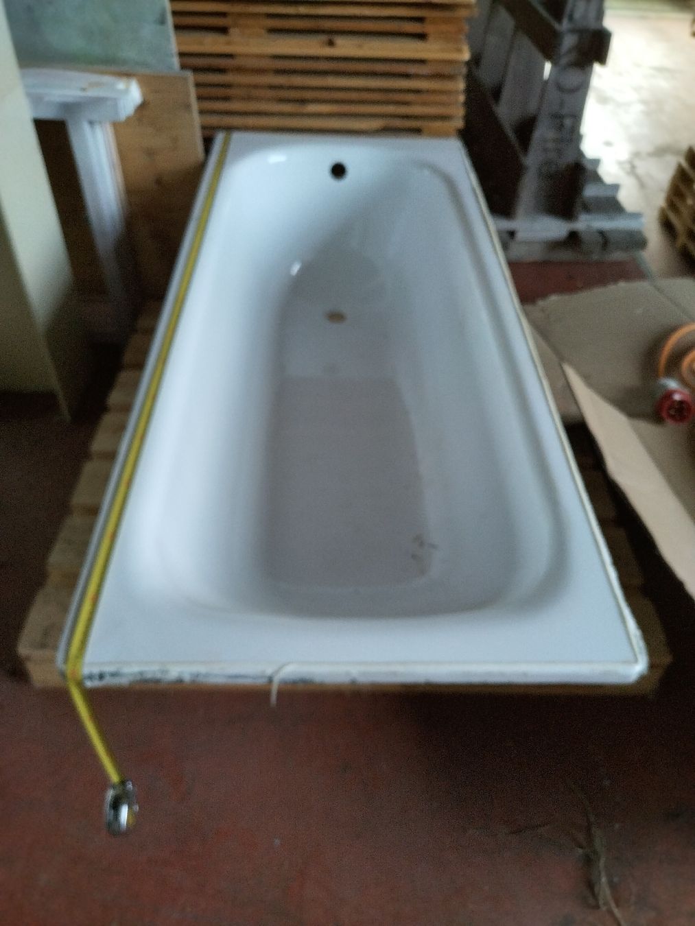Badewannen: Badewanne  – Gebraucht aus Arnegg von Arnrom