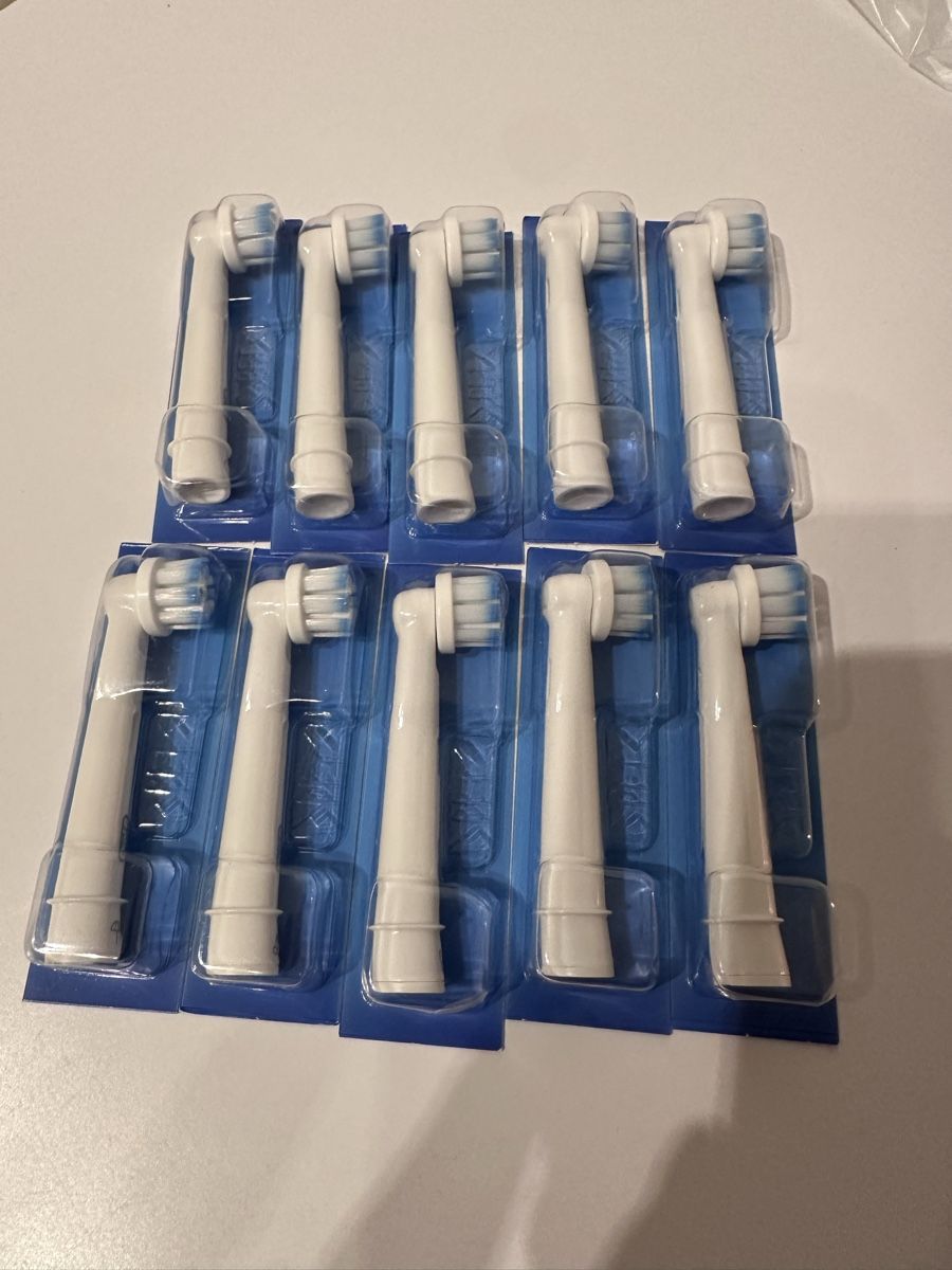 Oral B Soins dentaires: Oral B – Neuf avec emballage d'origine à Locarno par CimaC