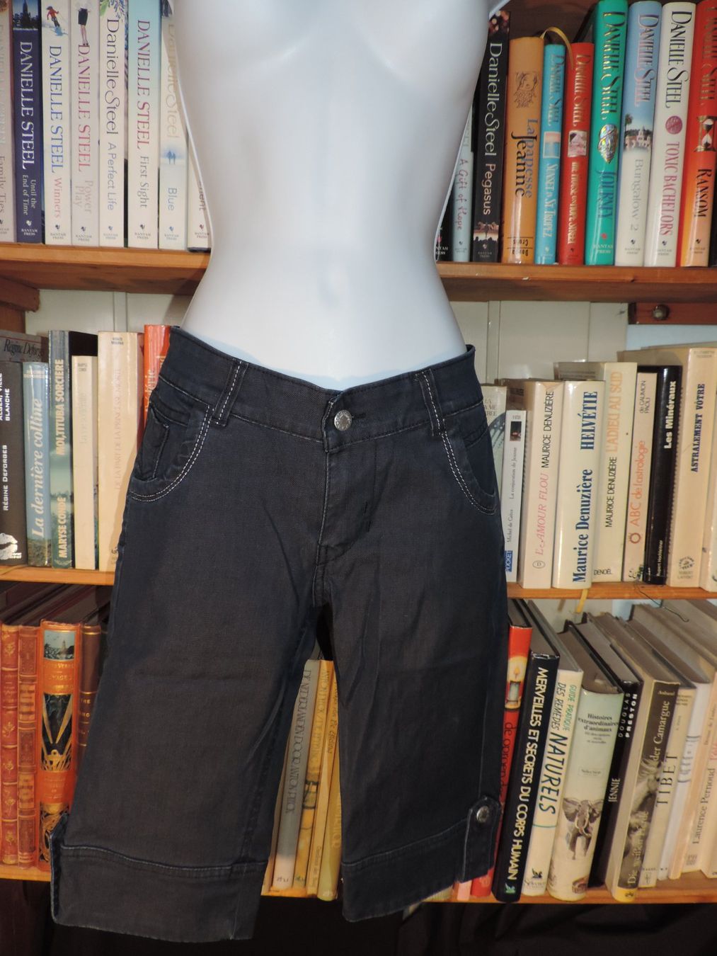 Pantaloni: corsaire jeans bleu – Usato da Genève venduto da Axelle333 2