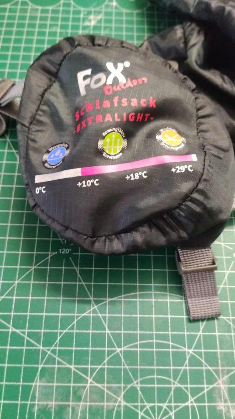 Sacchi a pelo: Schlafsack "Extralight" schwarz Fox Outdoors – Usato da Vrin venduto da gronim 1