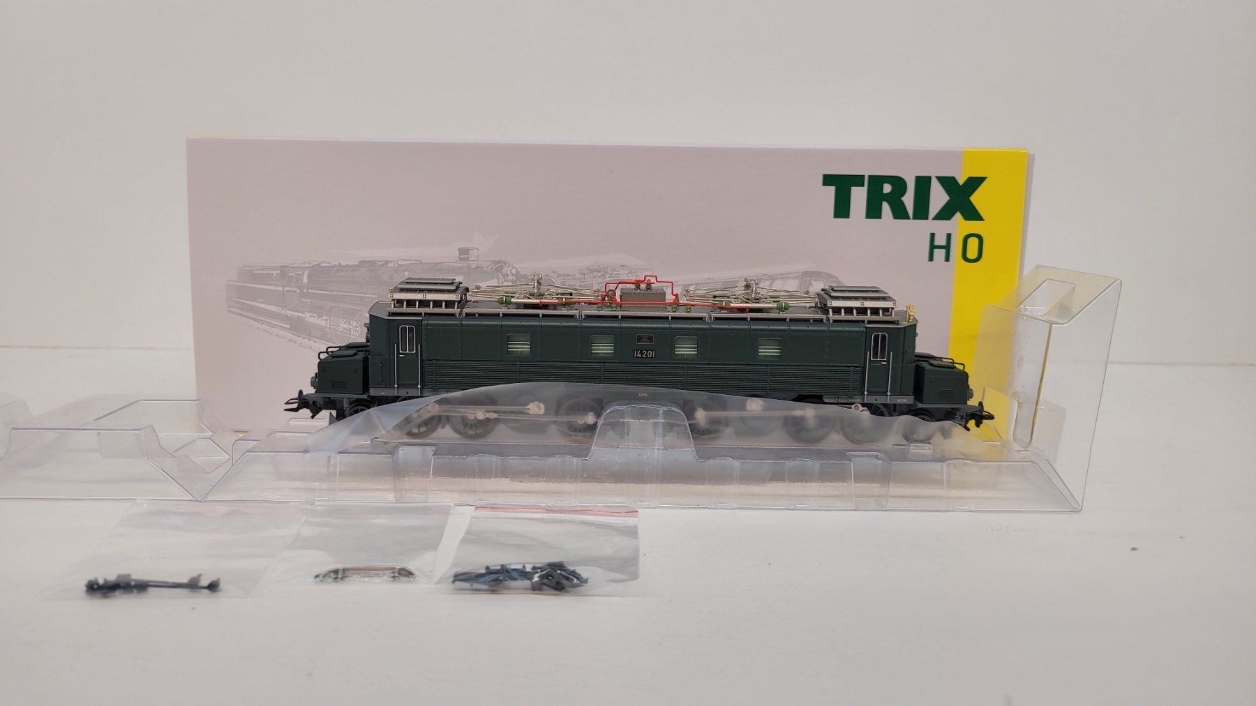 Trix Modellini di ferrovie: TRIX SBB Spur H0 Ce 6/8 I "Köfferli" 22963 – Nuovo e nell'imballaggio originale da Büsserach venduto da ModellbahnDepot