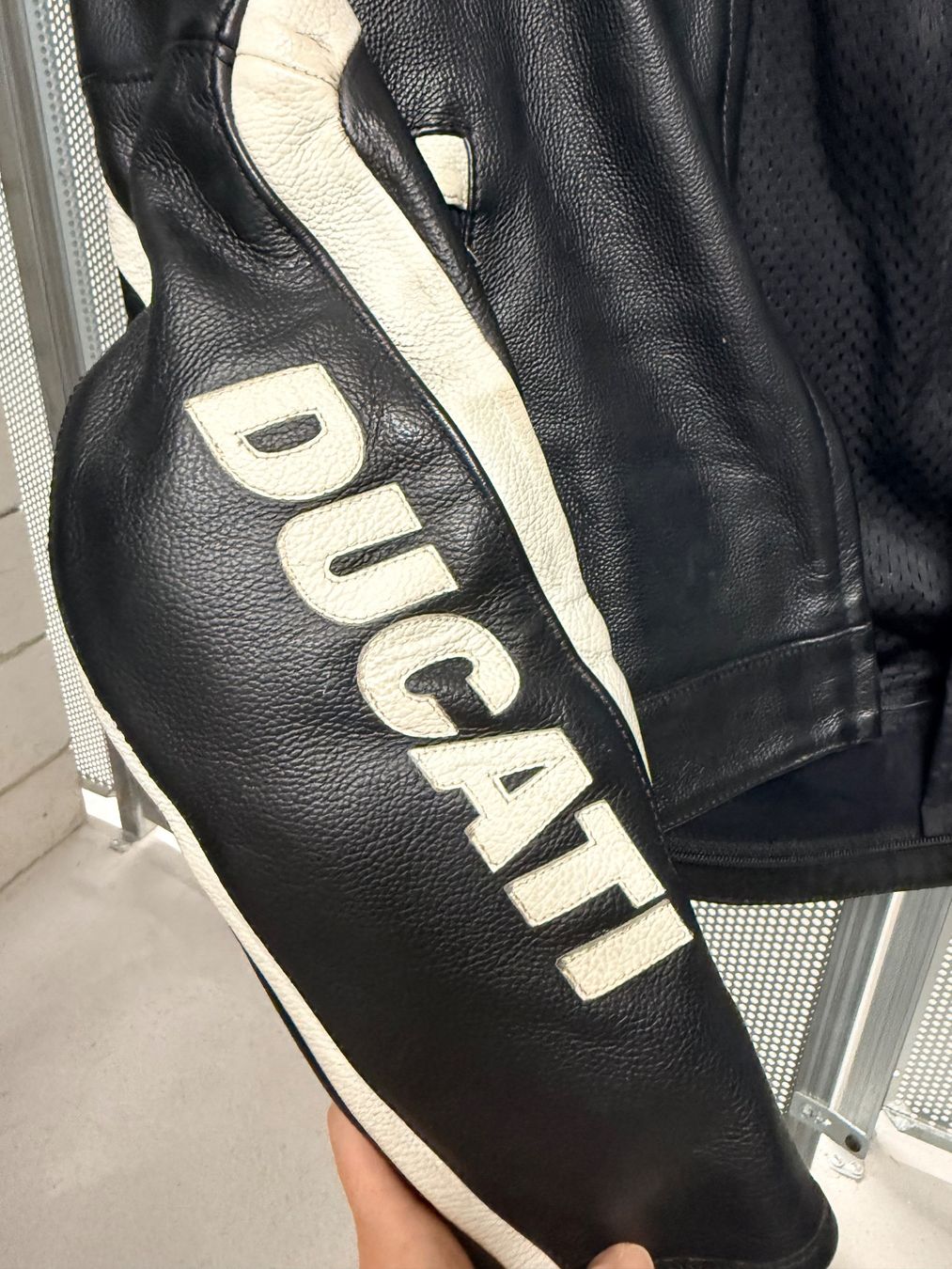 Ducati Giacche: Ducati Motorradjacke It Gr 40 (XS) – Usato da Uster venduto da Figarosmeow 2