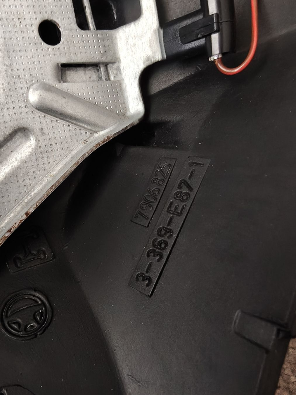 BMW Toutes les pièces auto: BMW E8-E9X Lenkrad – Défectueux à Rubigen par Berti0531 2