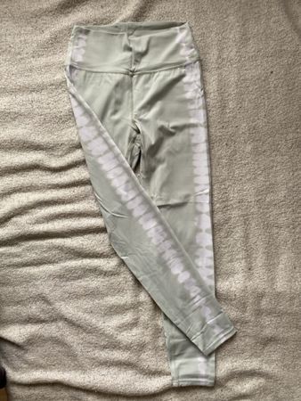 Legging South Beach vert clair en très bon état taille M