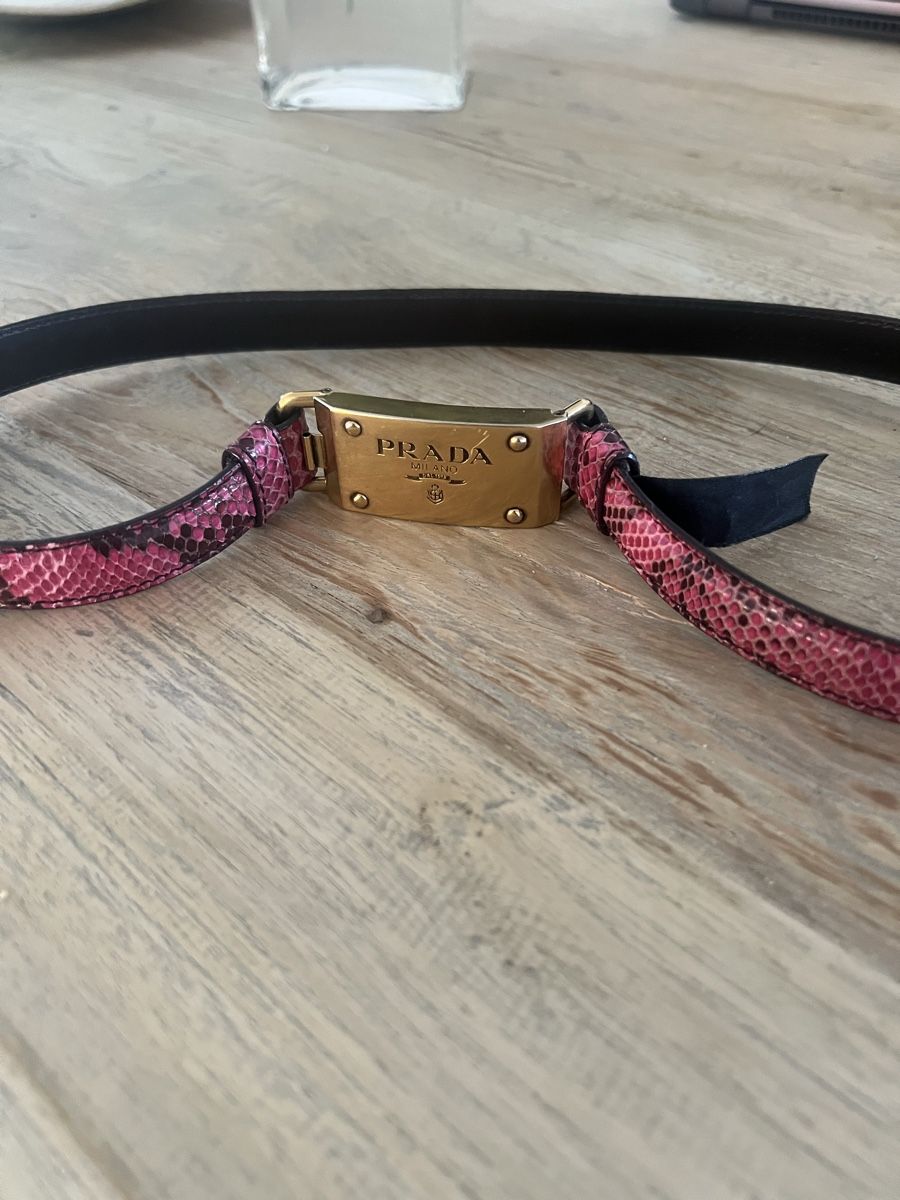 Prada Cinture: PRADA Guertel Pink Schlangenlederoptik Damen Grösse 80 – Usato da Konolfingen venduto da ele_5vww 4