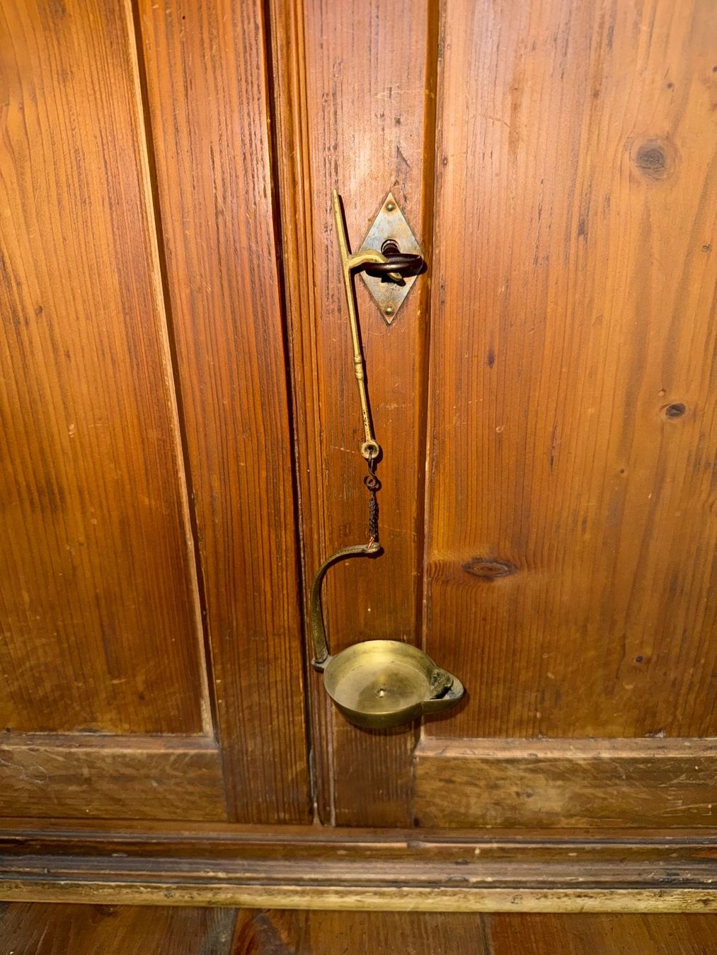 Tutte le decorazioni: Antikes Öl-Läpchen – Usato da Oberbussnang venduto da Mpm1