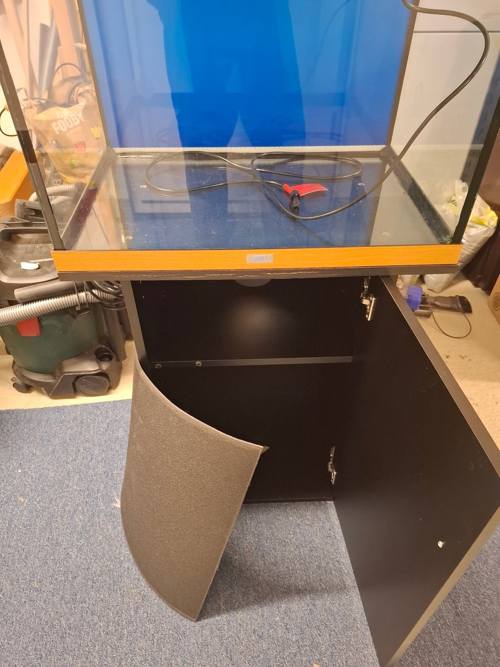 Juwel Aquarium: Aquarium Juwel mit Unterschrank – Gebraucht aus Lyss von comaja01 1