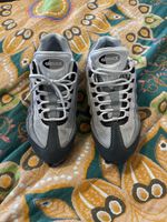 Baskets Nike Air Max 95 gris taille 40.5 bon etat