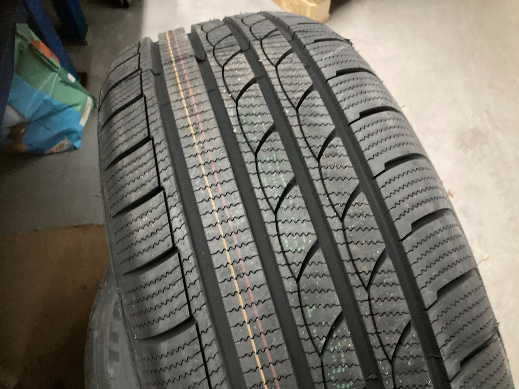 Pneumatici & Ruote complete: 235/55R19 Winterpneu VW ID.4 – Nuovo e nell'imballaggio originale da Cham venduto da WB2223 4