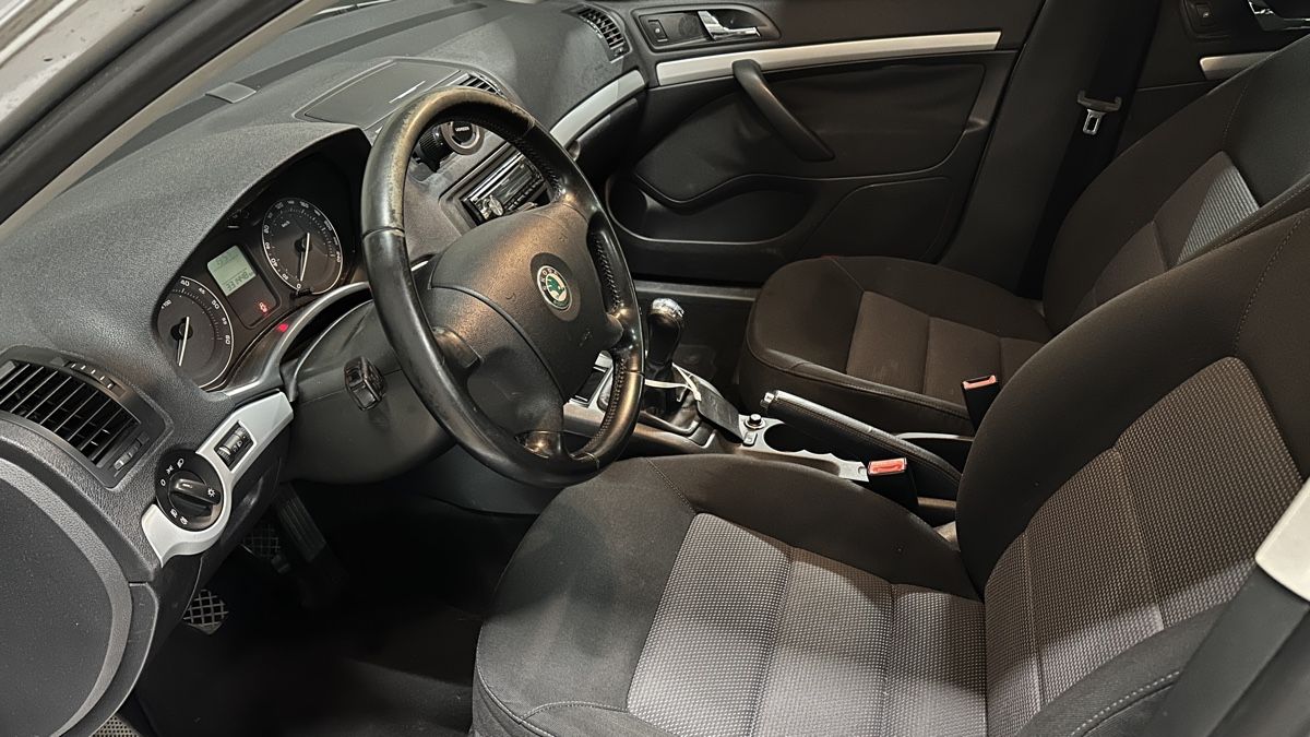 Skoda Automobili: Skoda Octavia Combi, 2008, ab MFK – Usato da Gossau SG venduto da stanbo 5