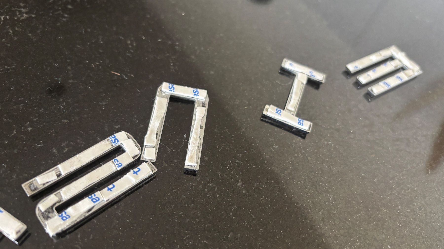 Porsche Tutti pezzi di ricambio auto: Original PORSCHE Schriftzug Emblem – Usato da Lengnau BE venduto da 4ConsultingSolutions 2