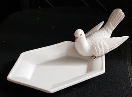 Italienischer Porzellanteller mit sitzender Taube