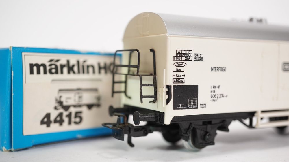 e51 Märklin 4415 DB Kühlwagen weiss (Gebraucht) in Thun für CHF 4 – mit ...