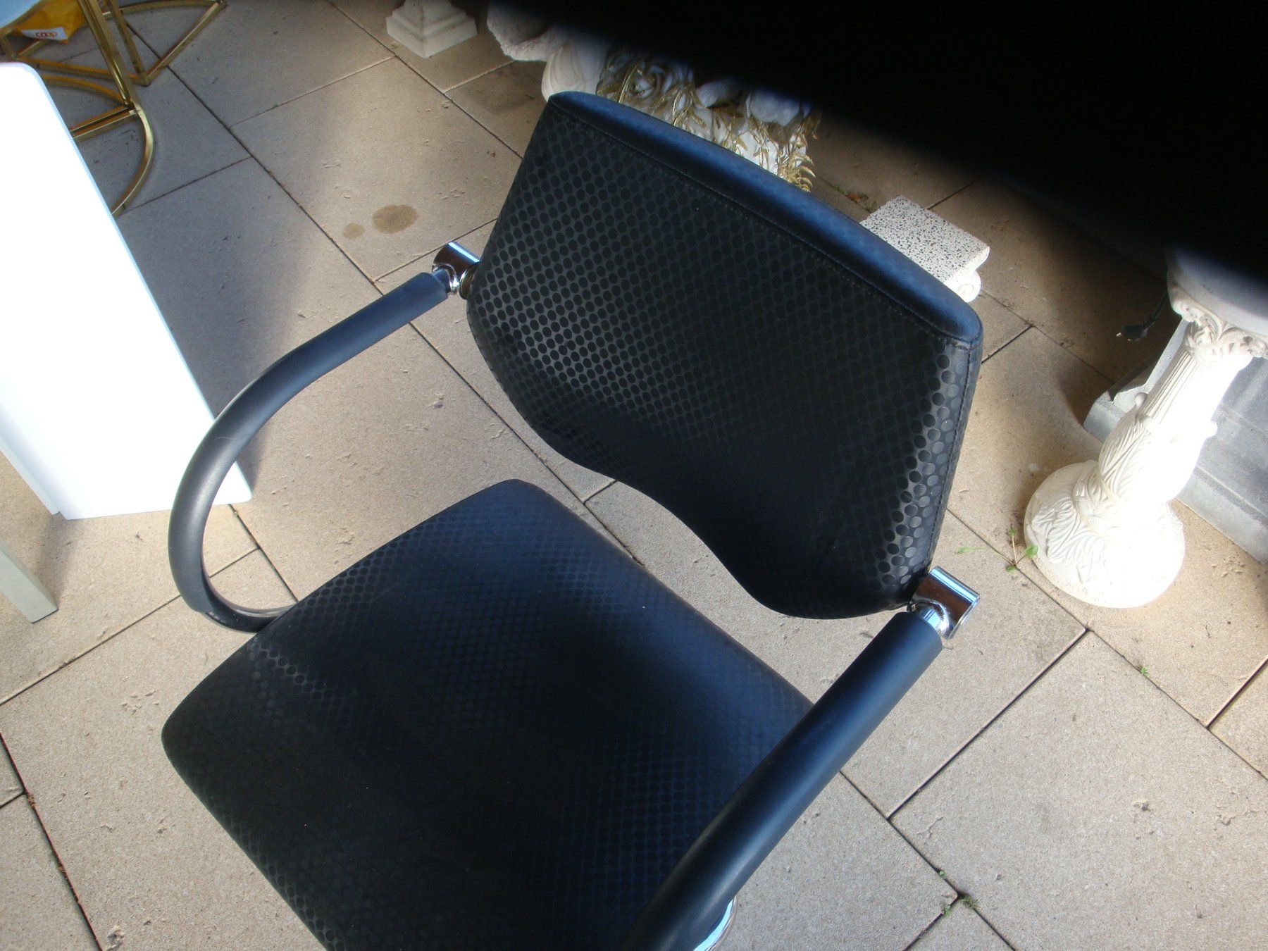Chaises: Coiffeurstuhl schwarz – D'occasion à Enggistein par mach1 1