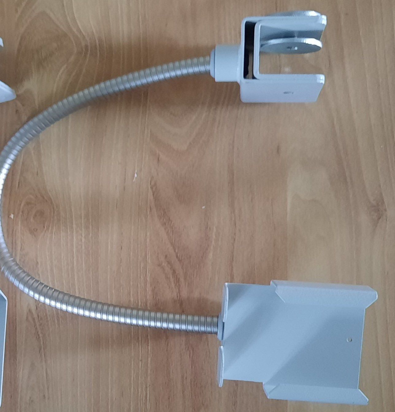 Supporti a parete: Bedienteilhalter inkl. Montageklammer – Usato da Seuzach venduto da VT-Collections2 4