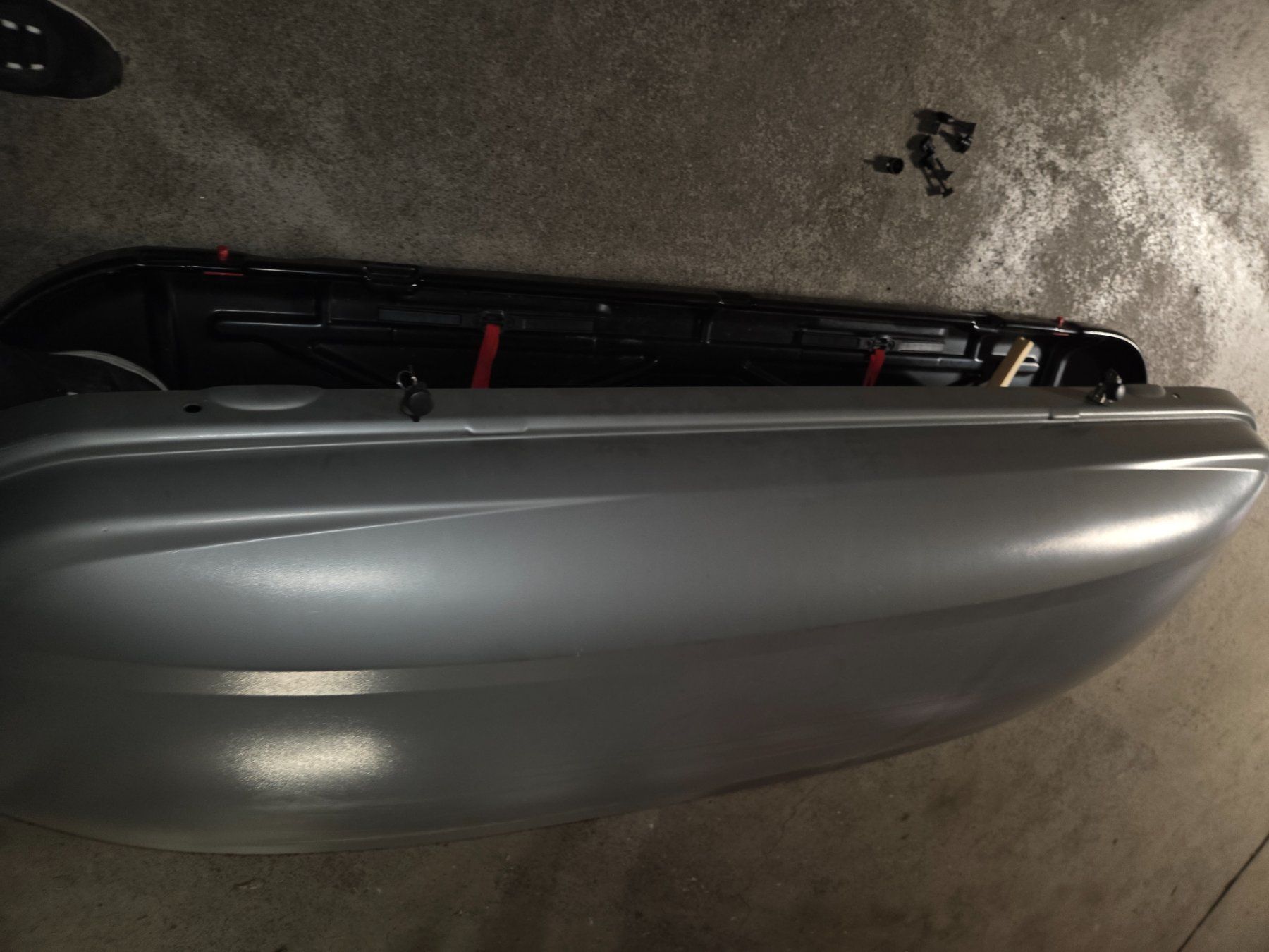 Coffres de toit: Dachbox in Silber, mit befestigen – D'occasion à Brugg AG par kim_mmf6 2