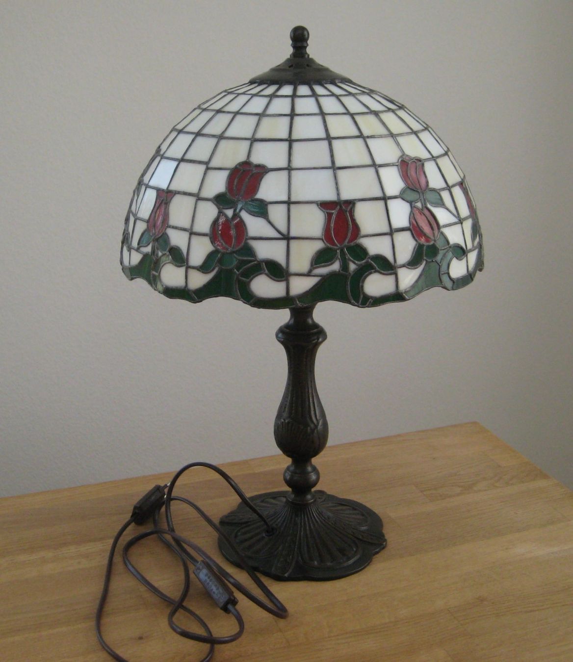 Tiffany & Co. Lampade: Grosse Tischlampe Tiffany Stil – Usato da Langendorf venduto da Happy11 1