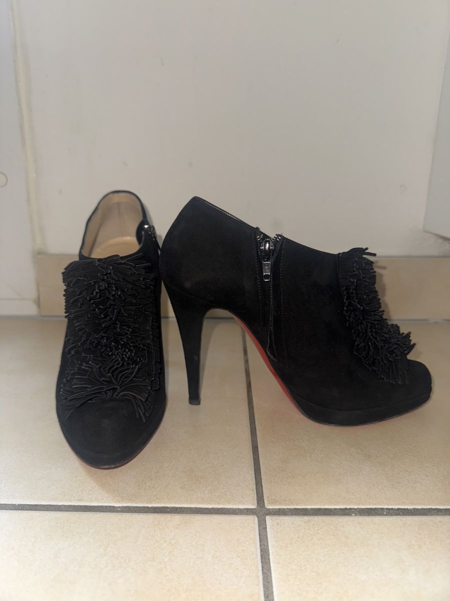 Christian Louboutin Scarpe da donna: Bottines Louboutin noires daim 38 – Usato da Versoix venduto da sar_7chh 3