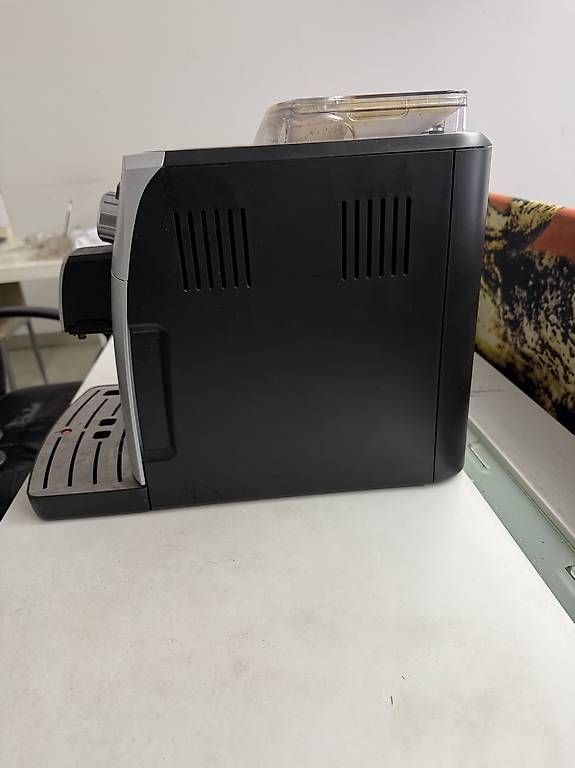 Saeco Macchine per caffè & Macchine per espresso: Saeco Intuita Kaffeevollautomat – Usato da Frenkendorf venduto da autodiscount4123 2