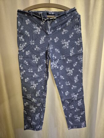 Sommer Hose mit Blumenmuster, Grösse S Top Zustand!