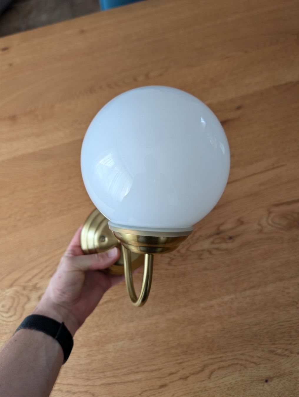 Ikea Lampes: Ikea Wandlampe Messingfarbig mit Glaskugel – D'occasion à Oberhasli par Sepp33 1