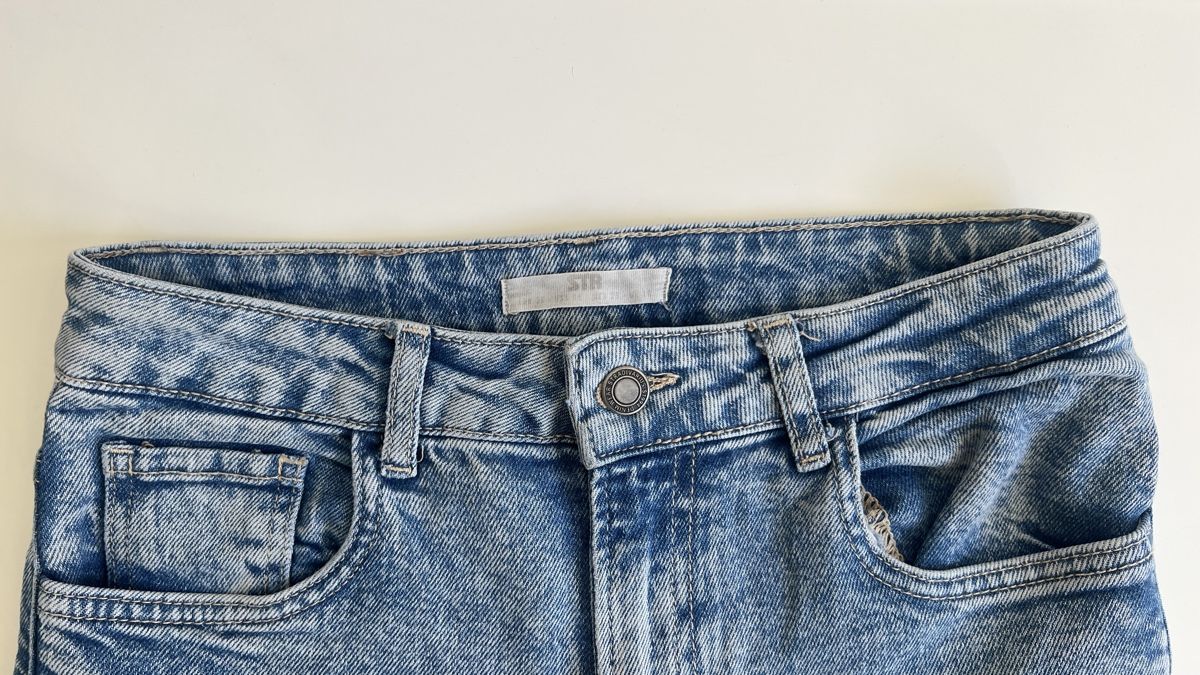Stradivarius Jeans: STR Flared Straight Jeans Hellblau – Usato da Wermatswil venduto da Jara.a.s 1