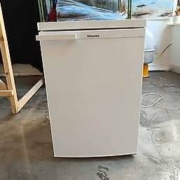 Frigoriferi: Petit frigo Miele – Usato da Perly venduto da esc_hg92
