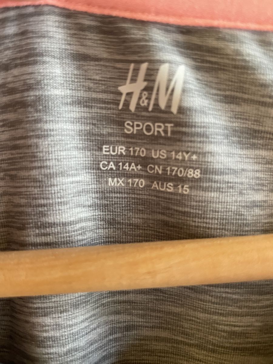 H&M Camicette, T-shirt & Top: H&M Sport Tshirt Gr. 170 / Gr. S – Usato da Münsingen venduto da Secondhand89 1