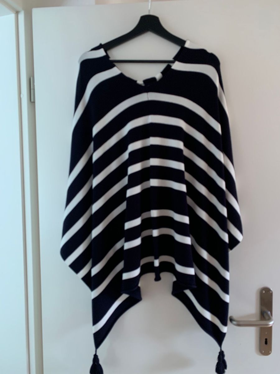 Comma Altro in Moda donna: Comma Poncho kurz dunkelblau und weiss – Usato da Sissach venduto da Monkbay 1