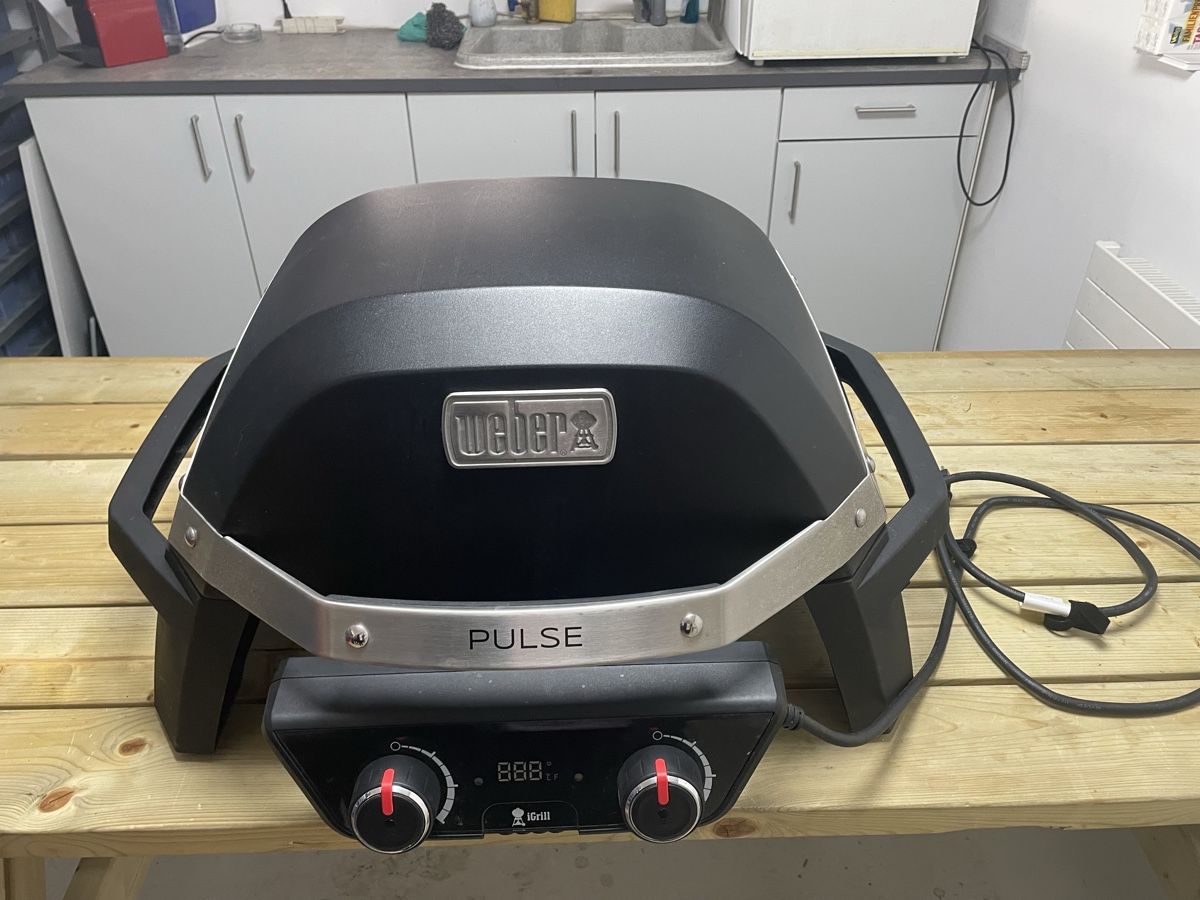 Griglie: Weber Elektrogrill Pulse 2000 – Usato da Buch am Irchel venduto da 62726