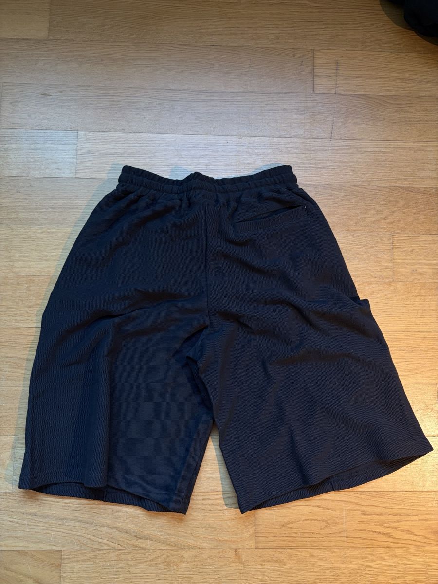 Pantalons: Schwarz Shorts gr. XL – Neuf (Voir description) à Zollikerberg par dcapshop 1