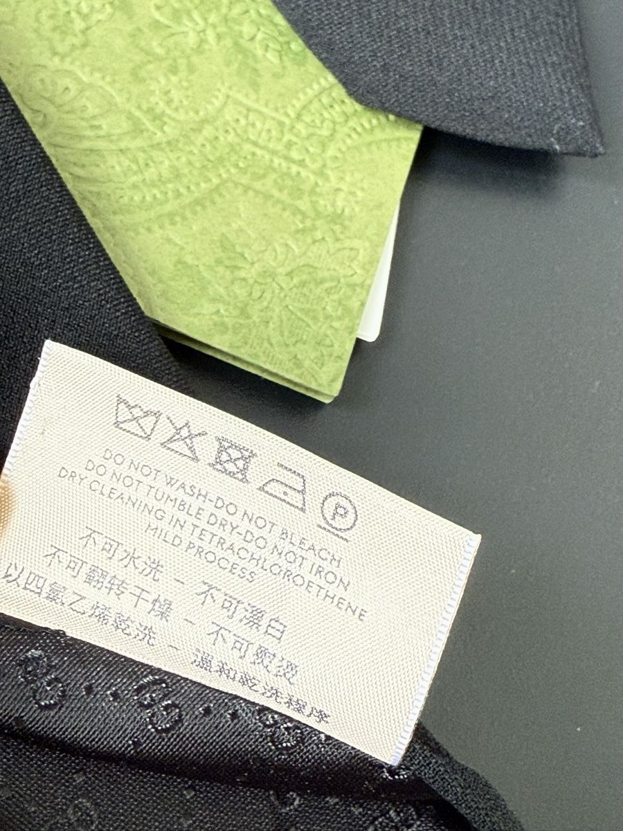 Gucci Cravatte: Gucci Krawatte/ Schwarz/ brandneu – Nuovo e nell'imballaggio originale da Kilchberg ZH venduto da man_7q9s 7