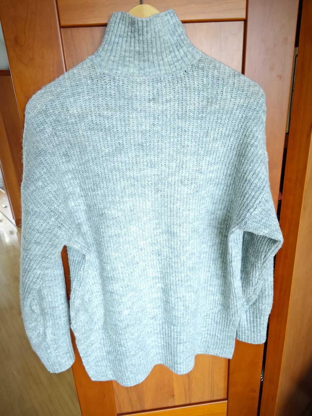 H&M Maglioni & Felpe: H&M Rollkragenpullover hellgrau Gr. XS-S – Usato da Adliswil venduto da coconut1289 1