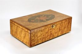 B0407 Rosen-Schmuckschatulle mit Bayern-Intarsienbild ~1928